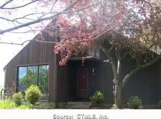 11 Yellow Green Rd, Middletown, CT 06457