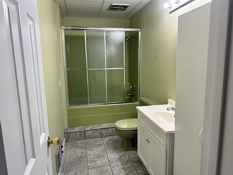 236 Logan Cir — Photo 12