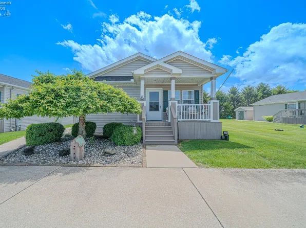 8896 White Crane Way, Oak Harbor, OH 43449