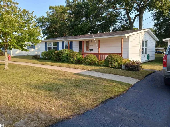 10409 S Carolina St, Oscoda, MI 48750