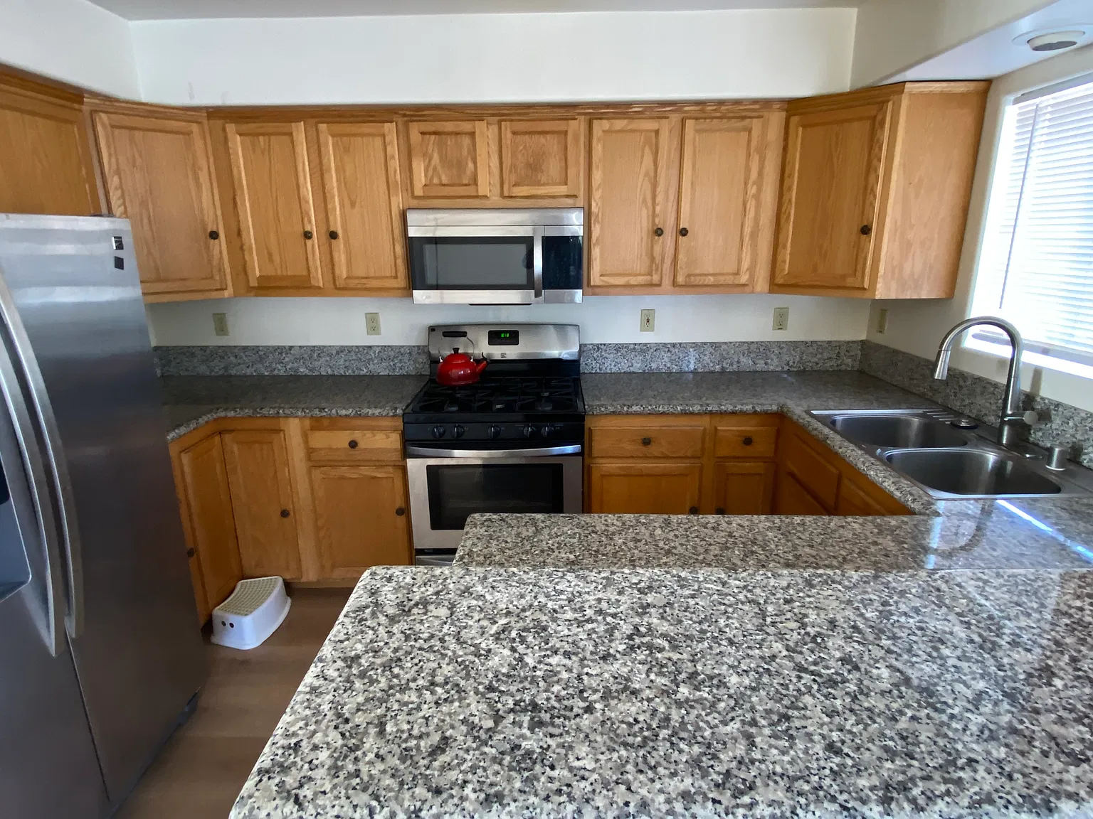 3 bed, 1500 sqft, $4,250 — Photo 2