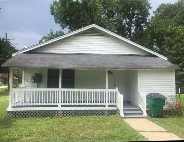 1st image of 1095 Mowbray St