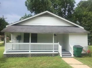 1095 Mowbray St, Sour Lake, TX 77659