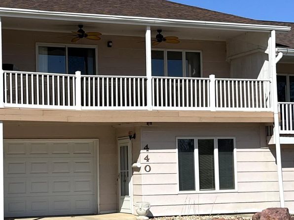 440 S 6th St, Windom, MN 56101
