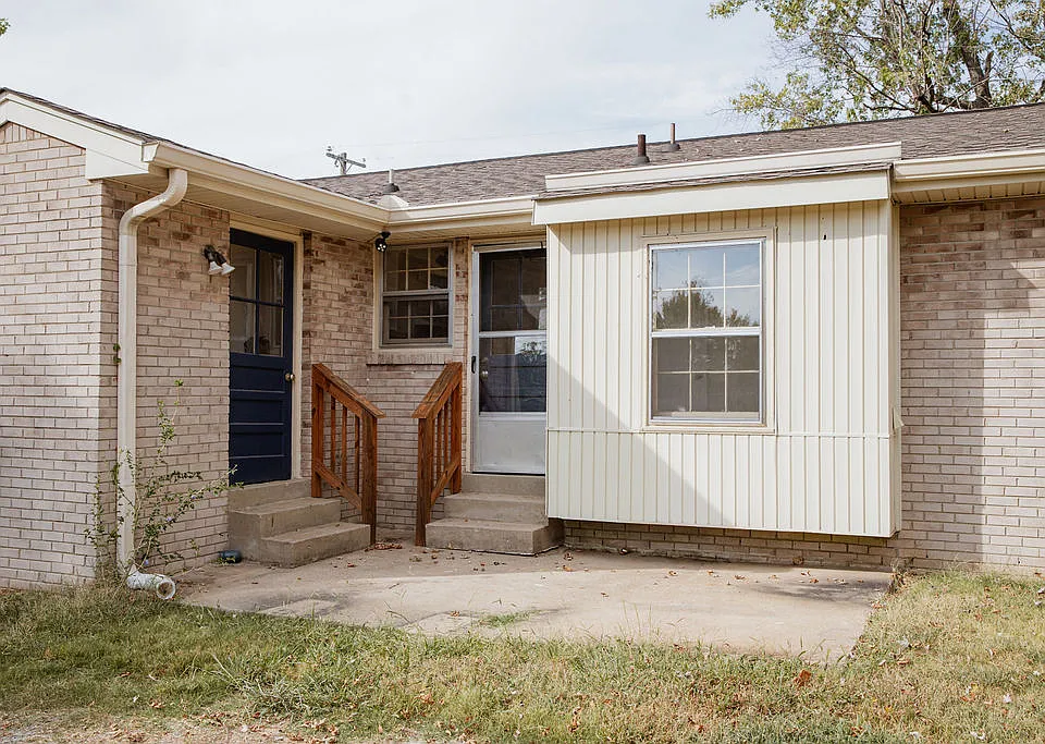 102 Jennings Dr #B