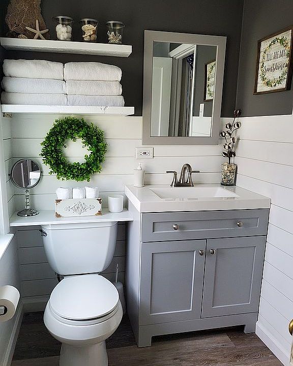 2nd floor bathroom