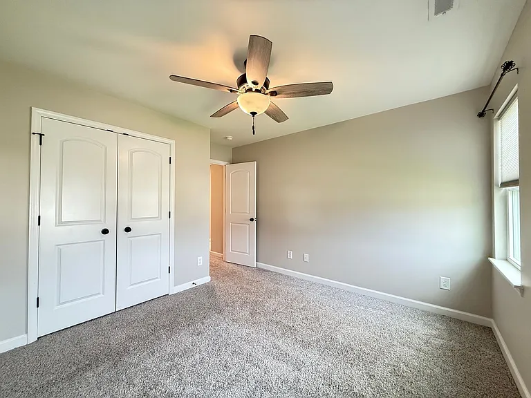 303 Breezeway Dr — Photo 48