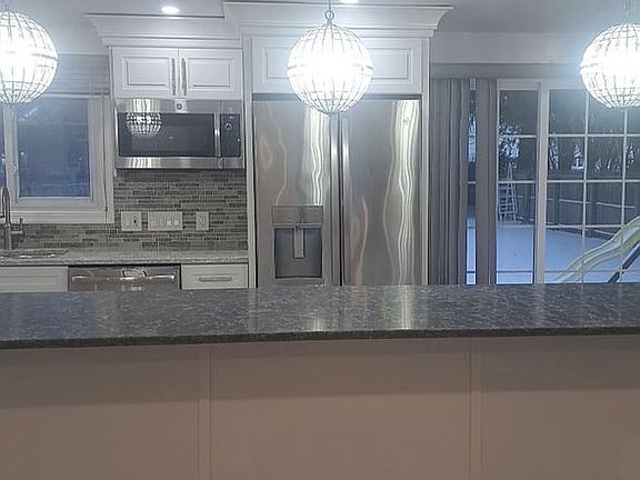 5th image of 4945 Glen Robin Dr