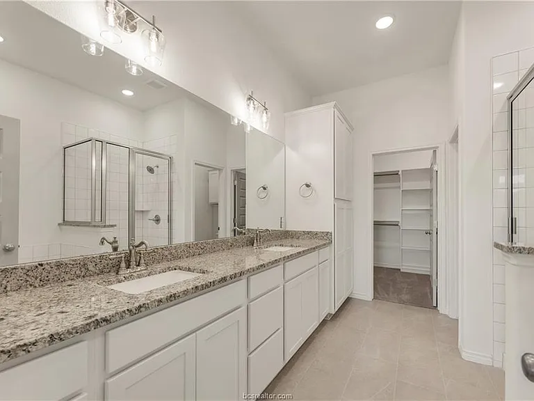 2547 Leyla Ln — Photo 16