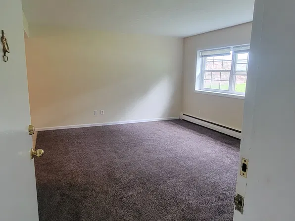 1011 Carriage Hill Dr #3, Ashtabula, OH 44004