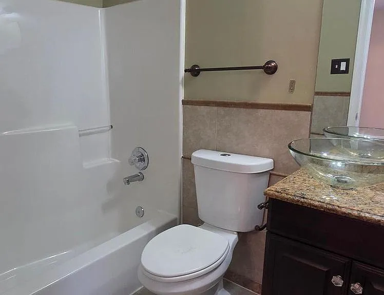 940 Newington Ct — Photo 10