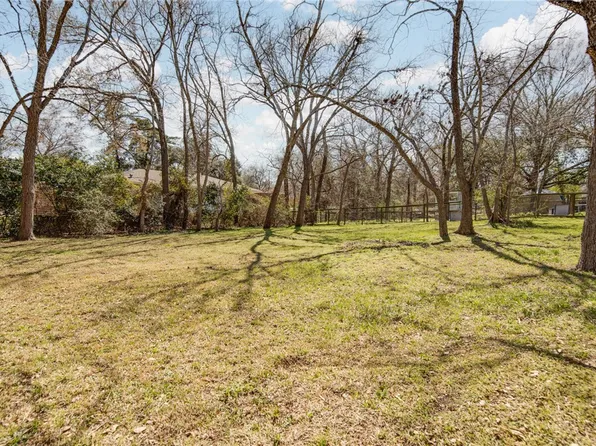903 E 27th St, Bryan, TX 77803