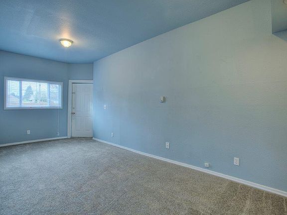 4th image of 847 S Pine St