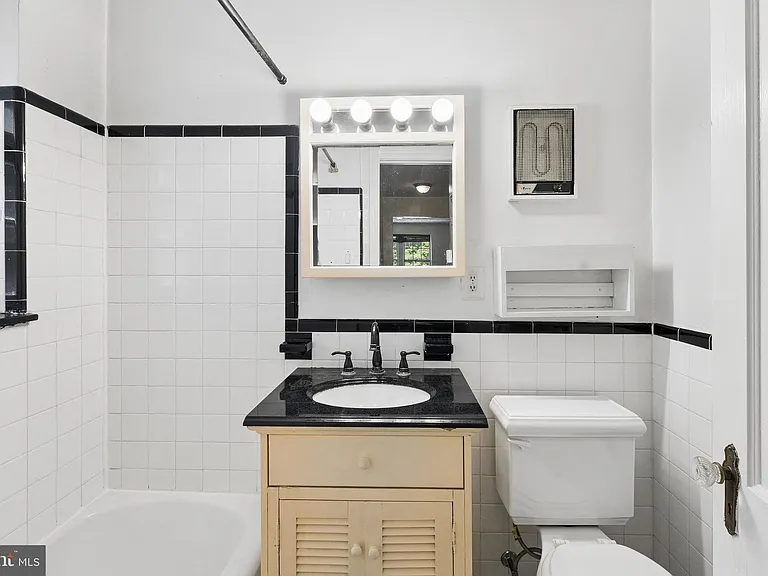 715 S Washington St #C11 — Photo 17