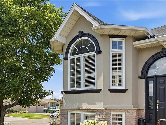 4th image of 2 Dunton Ln