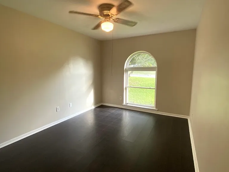 3417 Glenmont Dr — Photo 17
