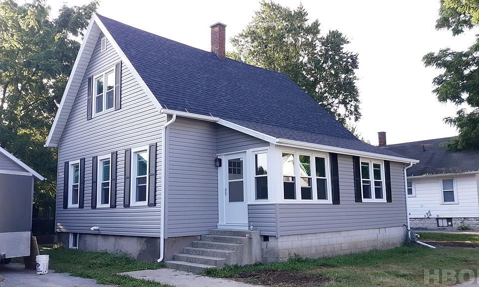 1st image of 888 Cory St