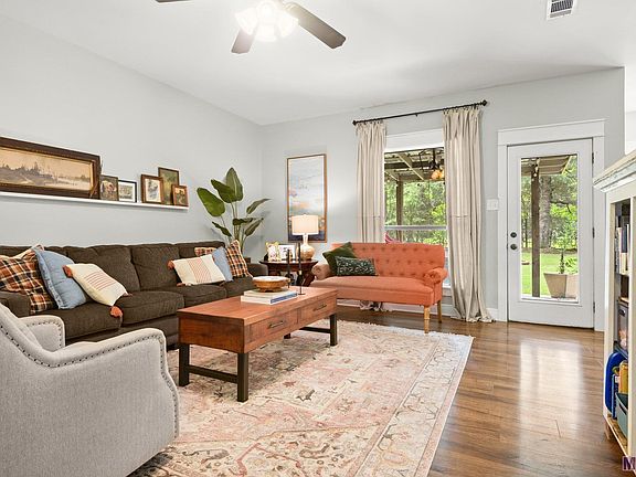 5th image of 16548 Teneiya Ave