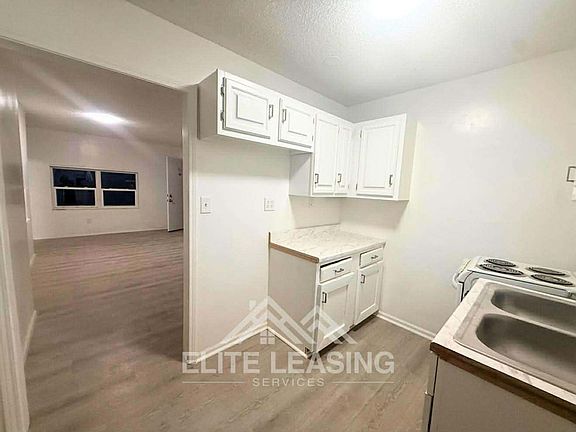 3rd image of 1438 Southwest Ave #3