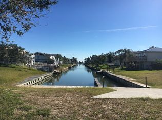 42 Magnolia St, Rockport, TX 78382