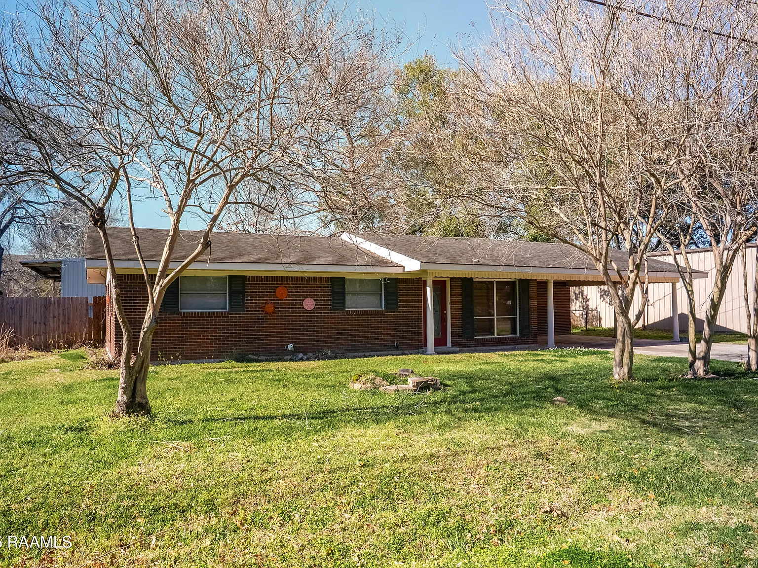 3 bed, 1300 sqft, $1,700 — Photo 2