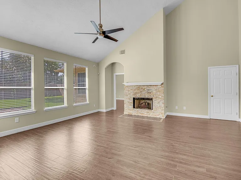 2919 Silverbit Trail Ln — Photo 12