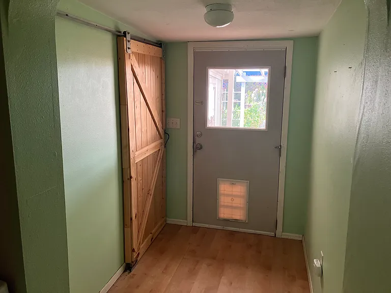 1103 Adele St — Photo 8