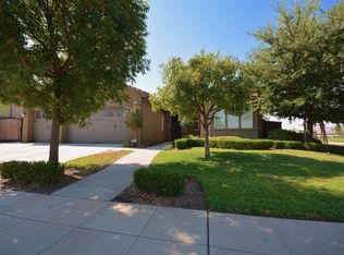 3208 Beverly Ave, Clovis, CA 93619