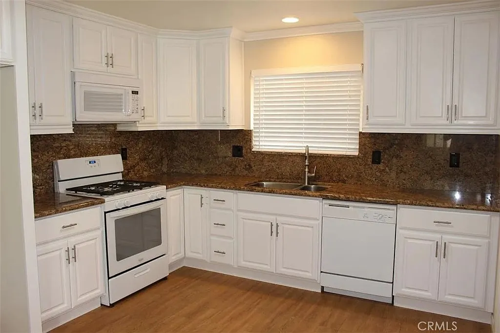 5 bed, 1586 sqft, $5,500 — Photo 3