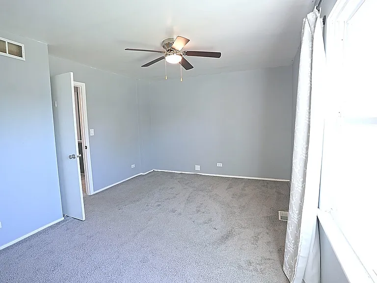 2684 Waterford Ct — Photo 16