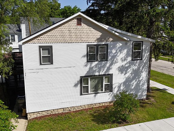 5th image of 102 N Barker St
