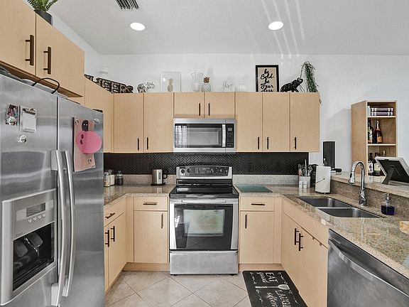 4th image of 3579 NW 14th Court