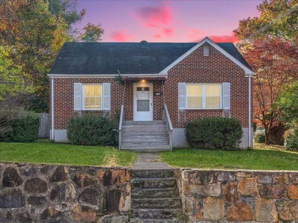 306 Pershing Ave, Radford, VA 24141