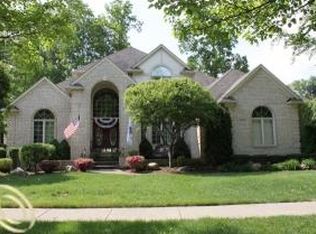 14758 Towering Oaks Dr, Shelby Township, MI 48315