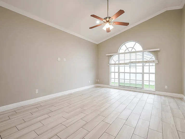 2708 Ashley Ct — Photo 9