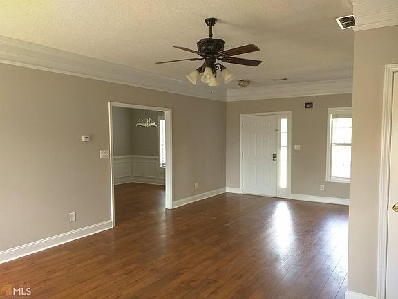 5th image of 201 Cottonwood Ct