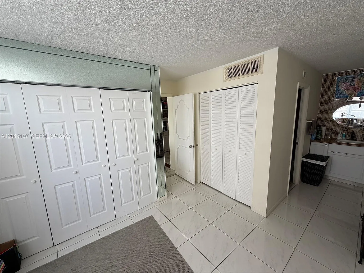 Plaza Towers South Condo — Photo 3