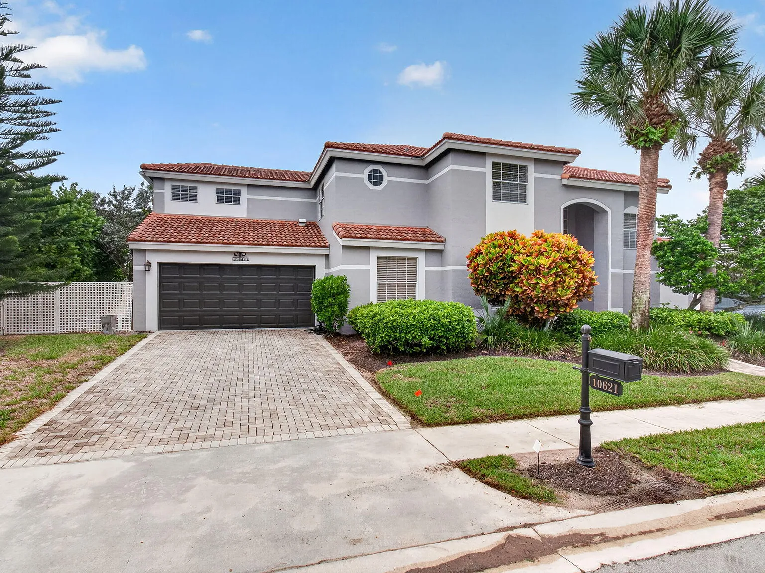 4 bed, 4.0 bath, 2790 sqft, $5,500 — Photo 2