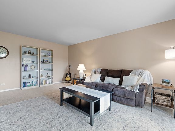3rd image of 9162 Clairmont Ct #125