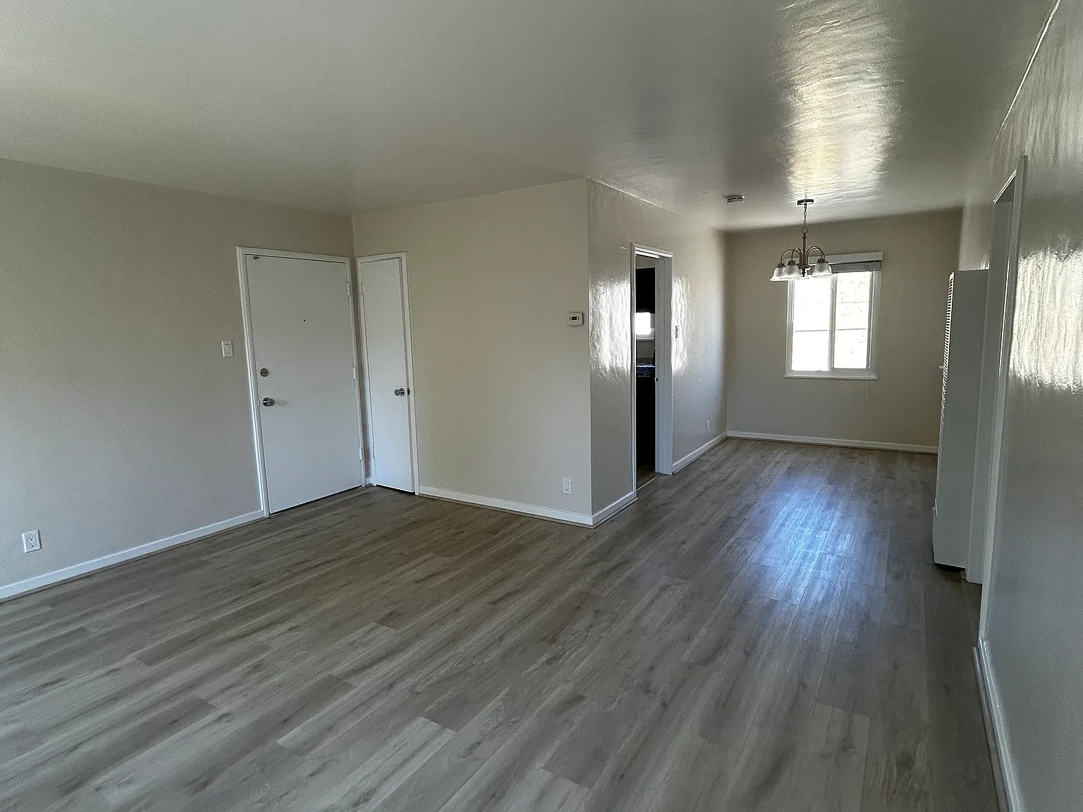 2 bed, 900 sqft, $3,400 — Photo 4