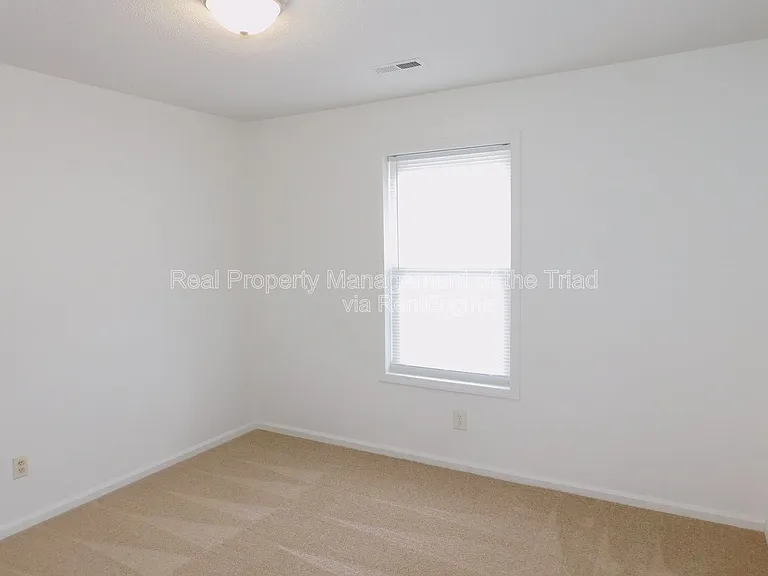 2574 Green Oaks Ct SE #G — Photo 8