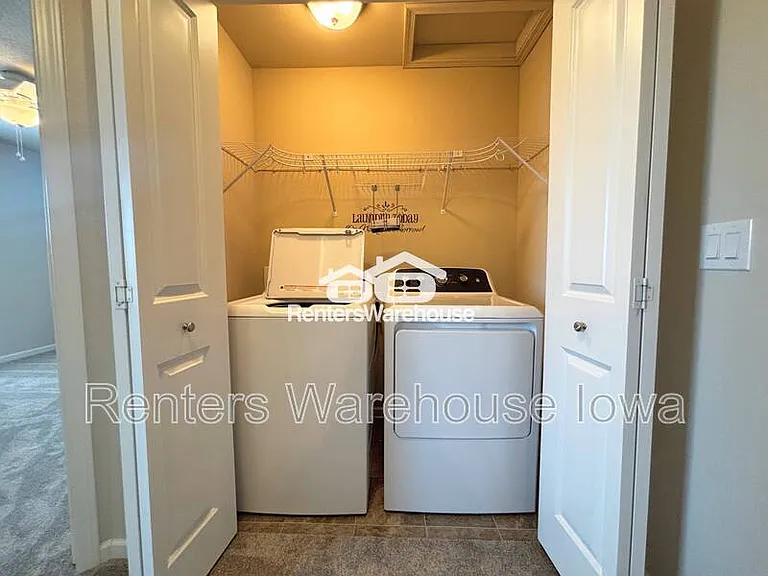 52 SE Booth Ave — Photo 15