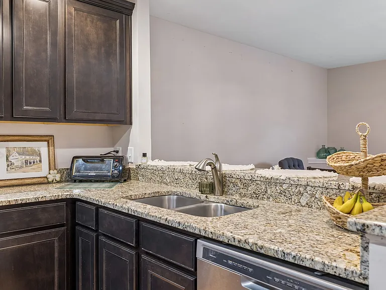 1319 Riverbrook Dr — Photo 14