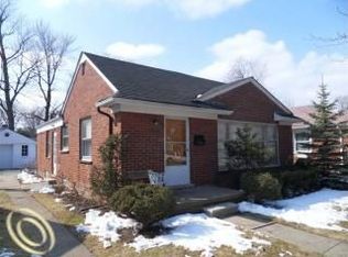 20642 Woodmont St, Harper Woods, MI 48225