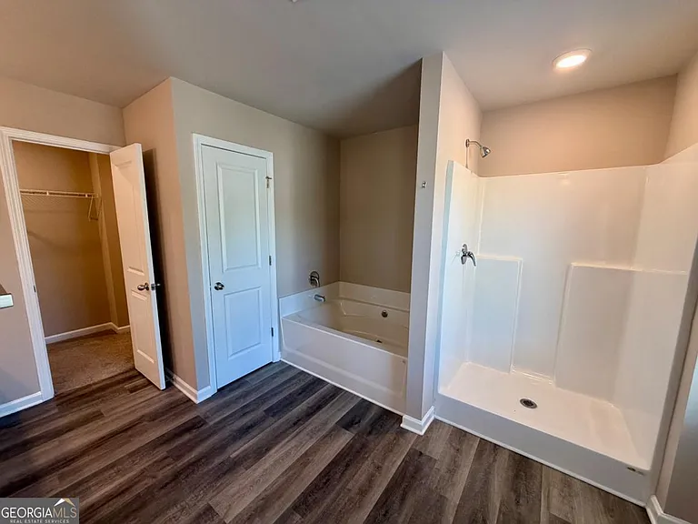 126 W Lexington Ave — Photo 13