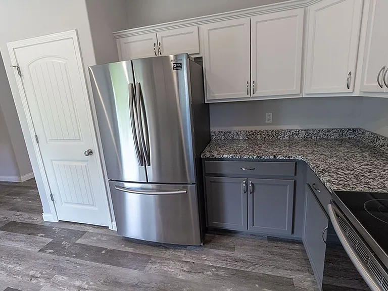 2801 Amberwood Ct — Photo 9