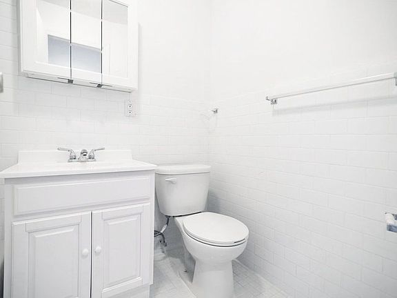 5th image of 684 Metropolitan Ave APT 2R