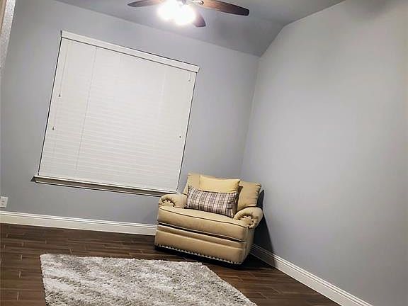 3rd image of 1207 Foxtail Dr