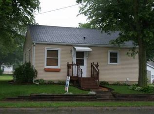 1616 5th St, Gilbertville, IA