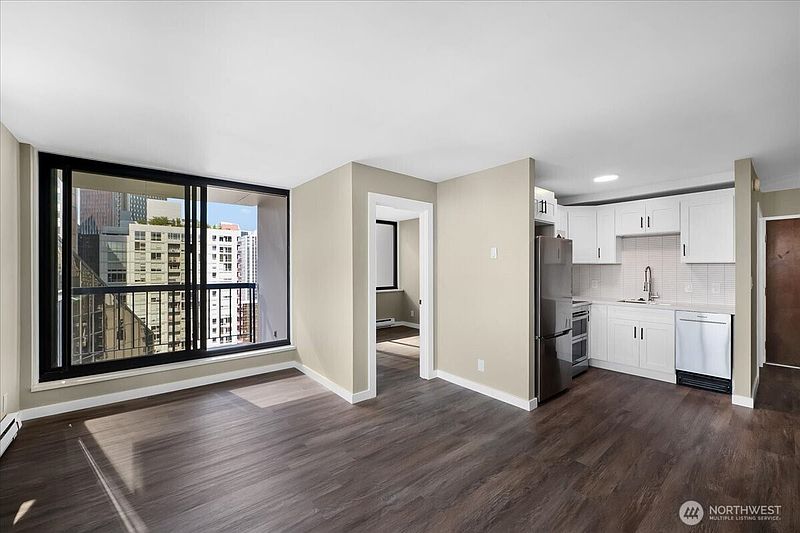 4th image of 2100 3rd Avenue #2104